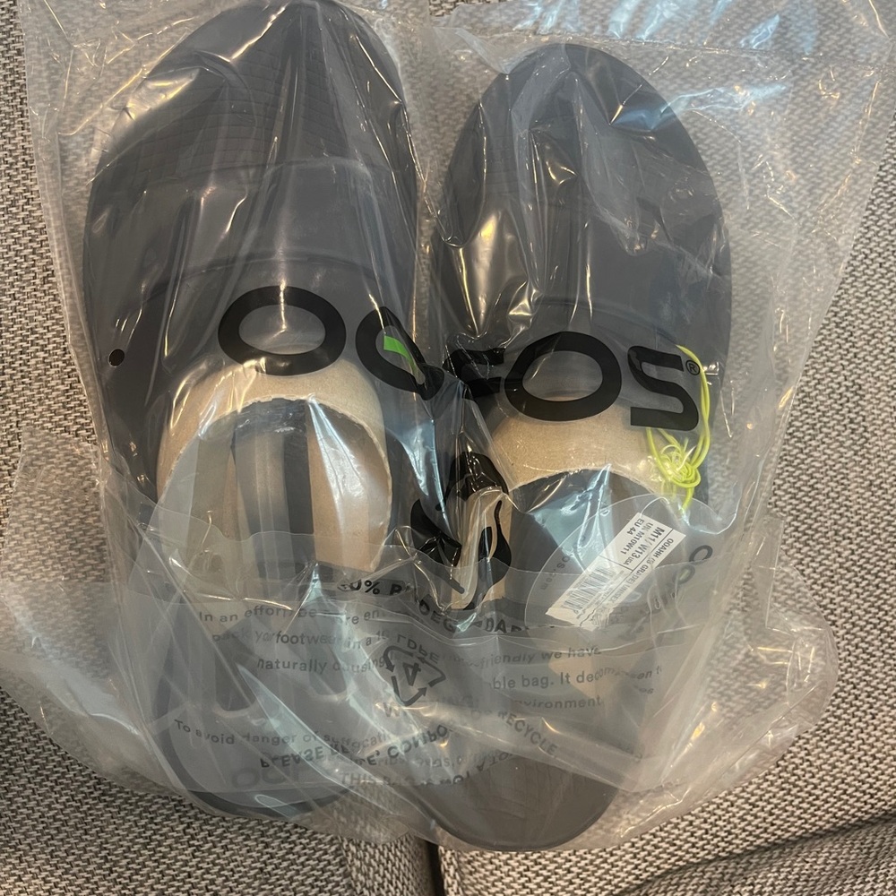 OOFOS Men's Black Sandals